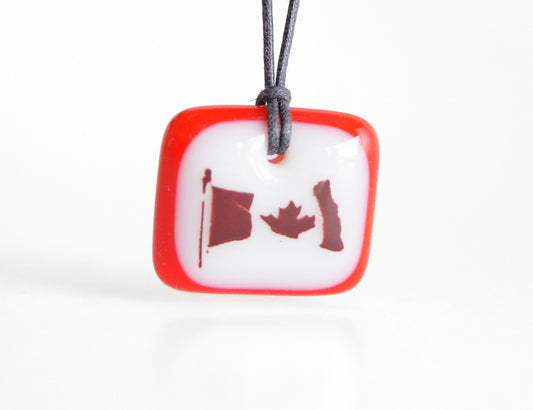 Canada Flag Necklace - Wholesale