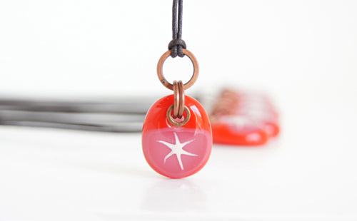 handmade painted silver star glass necklace in red and pink glass