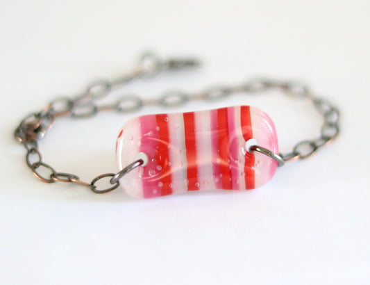 Bracelet - Red and pink stripes