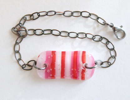 Bracelet - Red and pink stripes