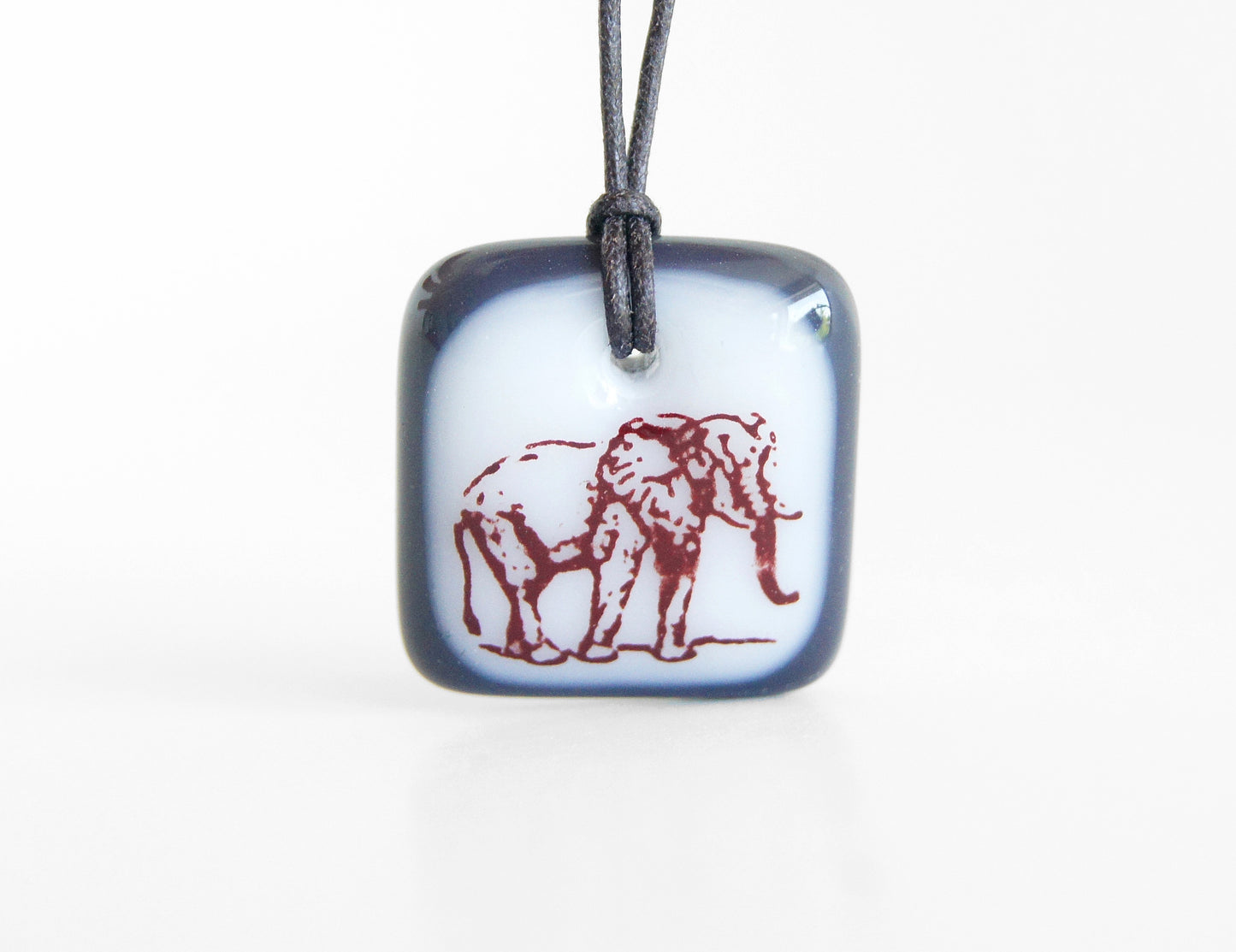 Elephant pendant necklace handmade in glass. 